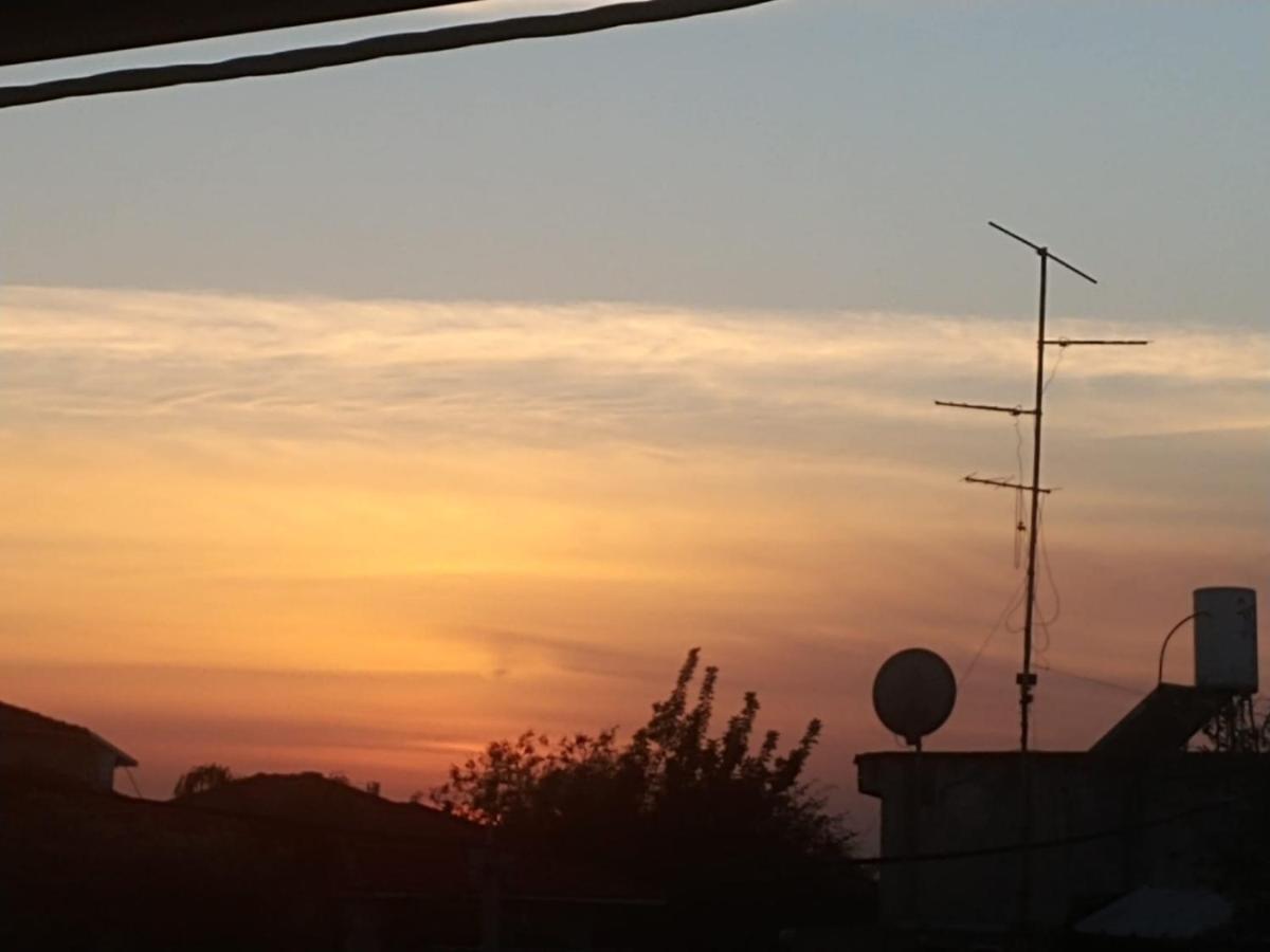 צימר ברחובות - Israeli Home Buitenkant foto