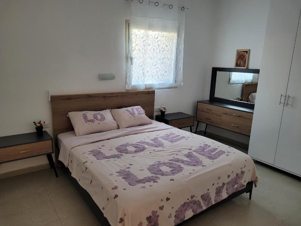 צימר ברחובות - Israeli Home Buitenkant foto